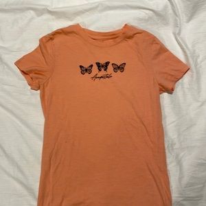 Comfortable tee for girls.